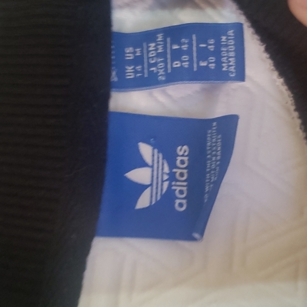Adidas‎ Medium Sweatshirt - Picture 2 of 3